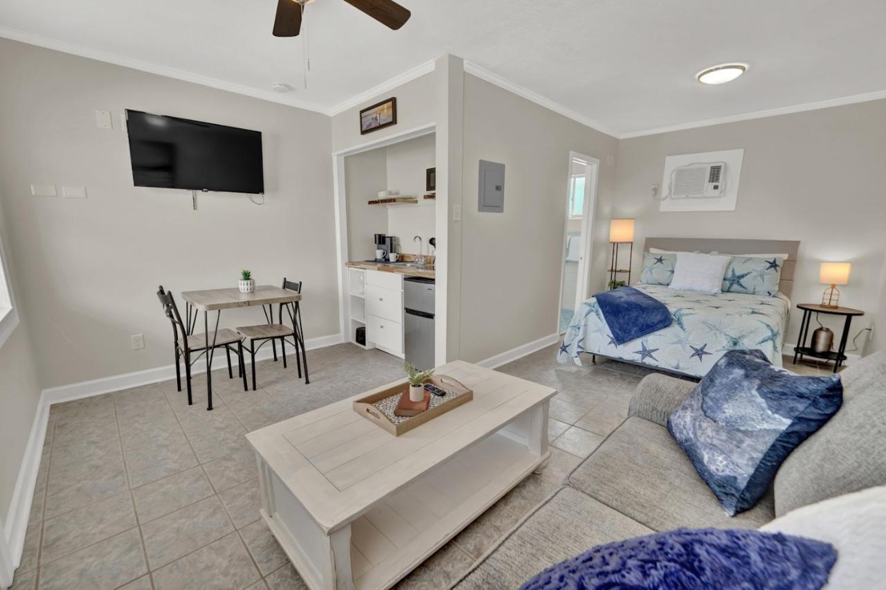 Sea Foam Suites Lower Grand Lagoon Экстерьер фото