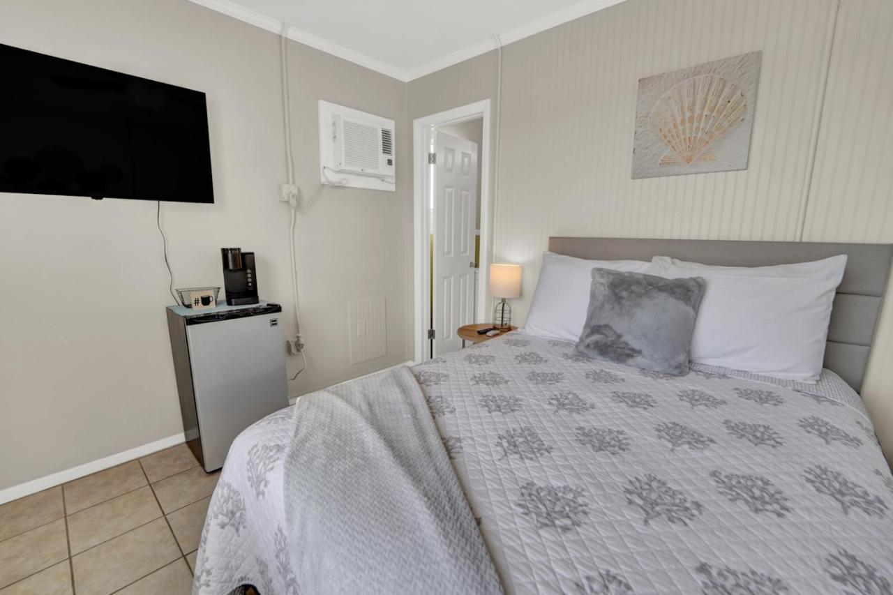 Sea Foam Suites Lower Grand Lagoon Экстерьер фото