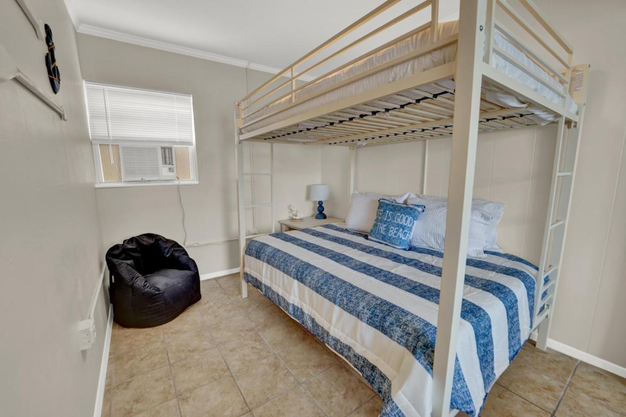 Sea Foam Suites Lower Grand Lagoon Экстерьер фото