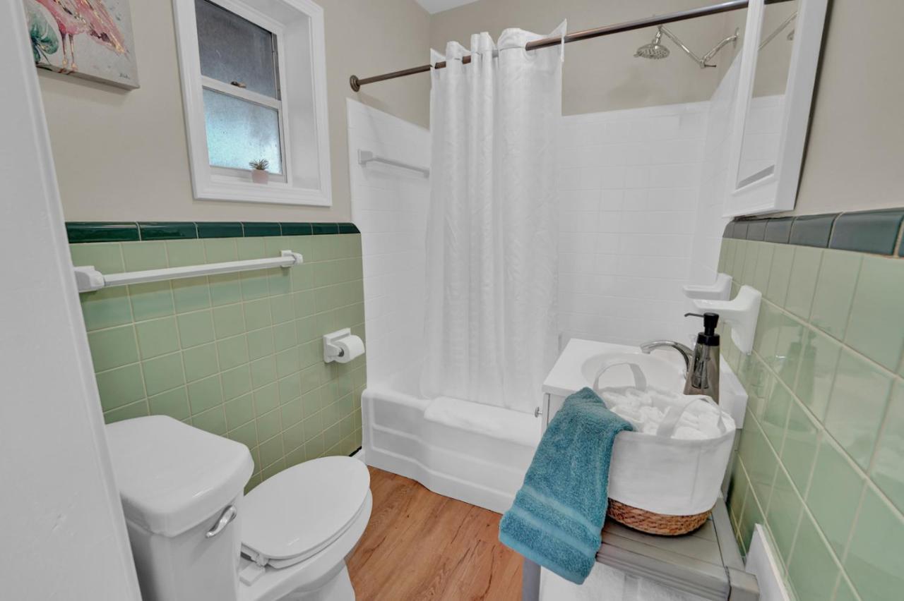 Sea Foam Suites Lower Grand Lagoon Экстерьер фото
